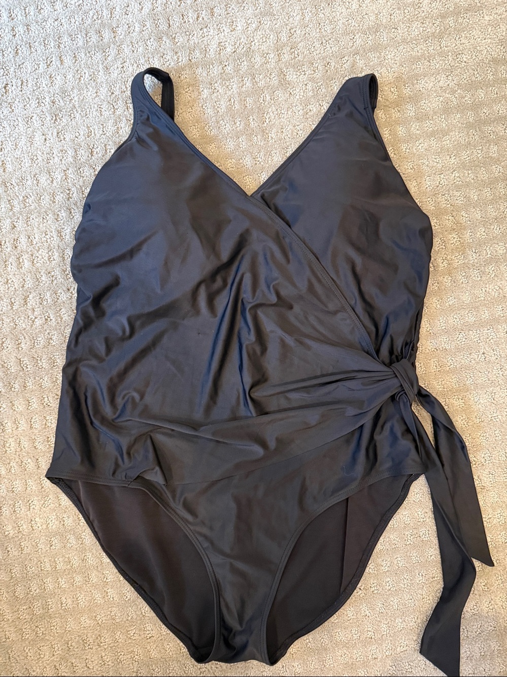 Artesands Hayes D/DD Cup One-Piece Swimsuit Size 16 Black